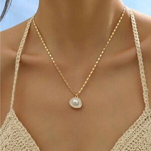🐚 Pearl Shell Chain Necklace